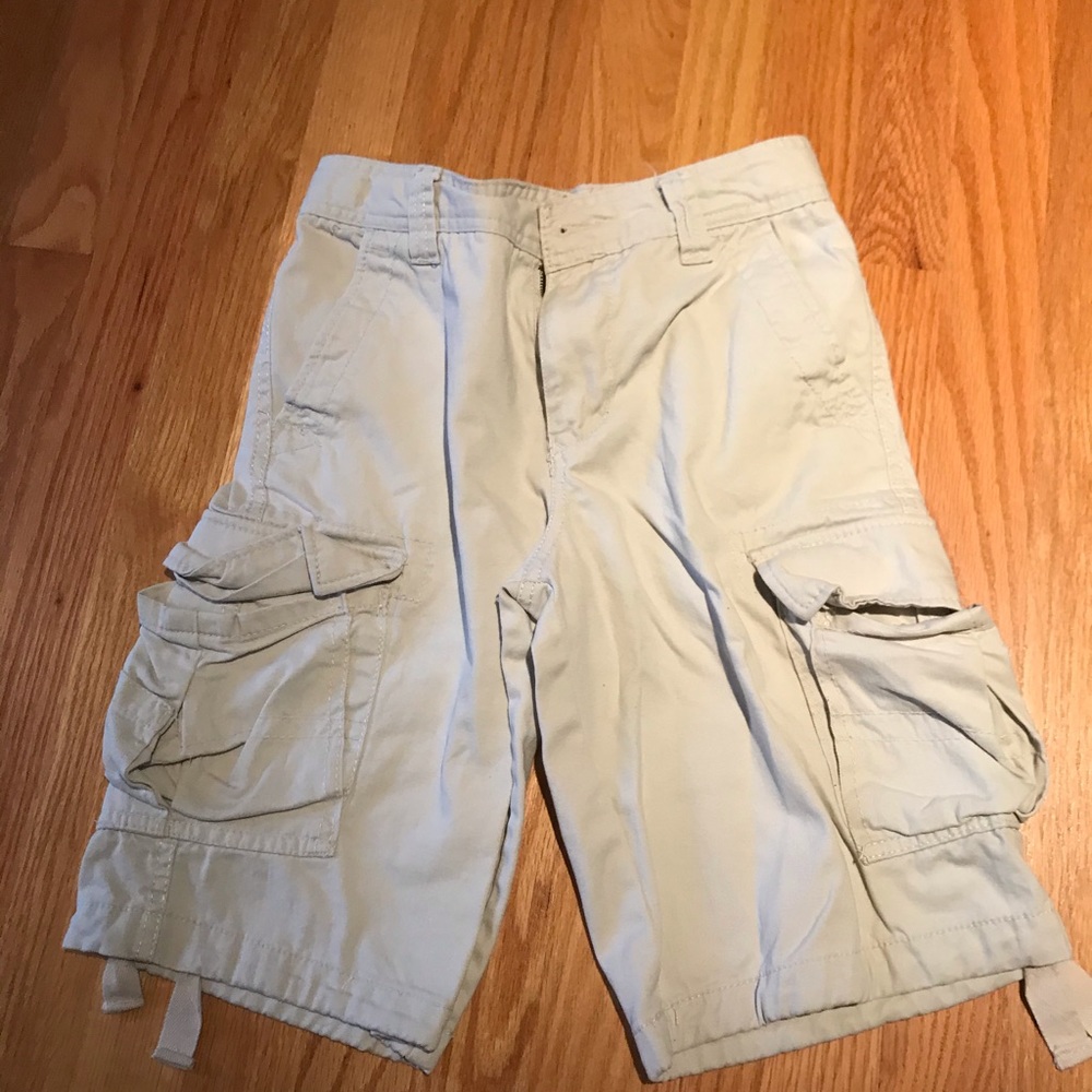 Four pairs of boys cargo shorts size 12. - Picture 5 of 5